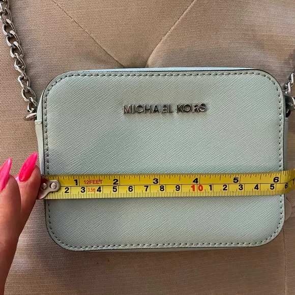 Michael Kors Crossbody Wallet on Chain Purse - Petite Friendly! MK so cute! - Picture 3 of 8